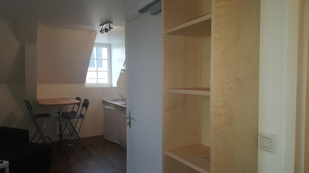 Au Pigeon Blanc Hotell Andouillé Exteriör bild