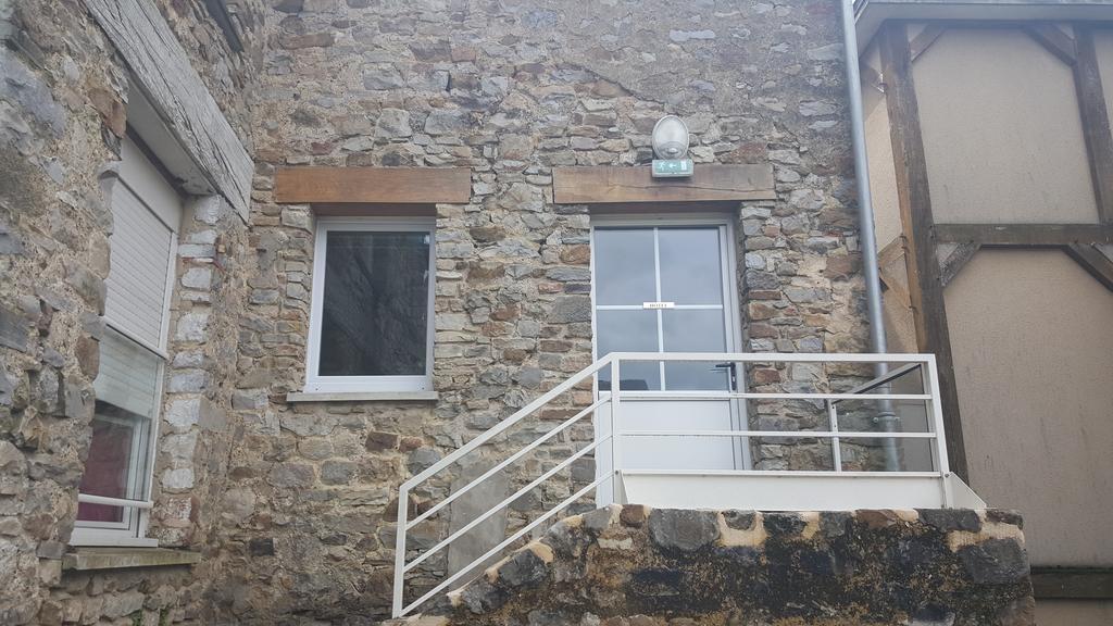 Au Pigeon Blanc Hotell Andouillé Exteriör bild